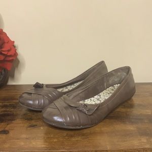 American Eagle Dark Taupe Flats, 9